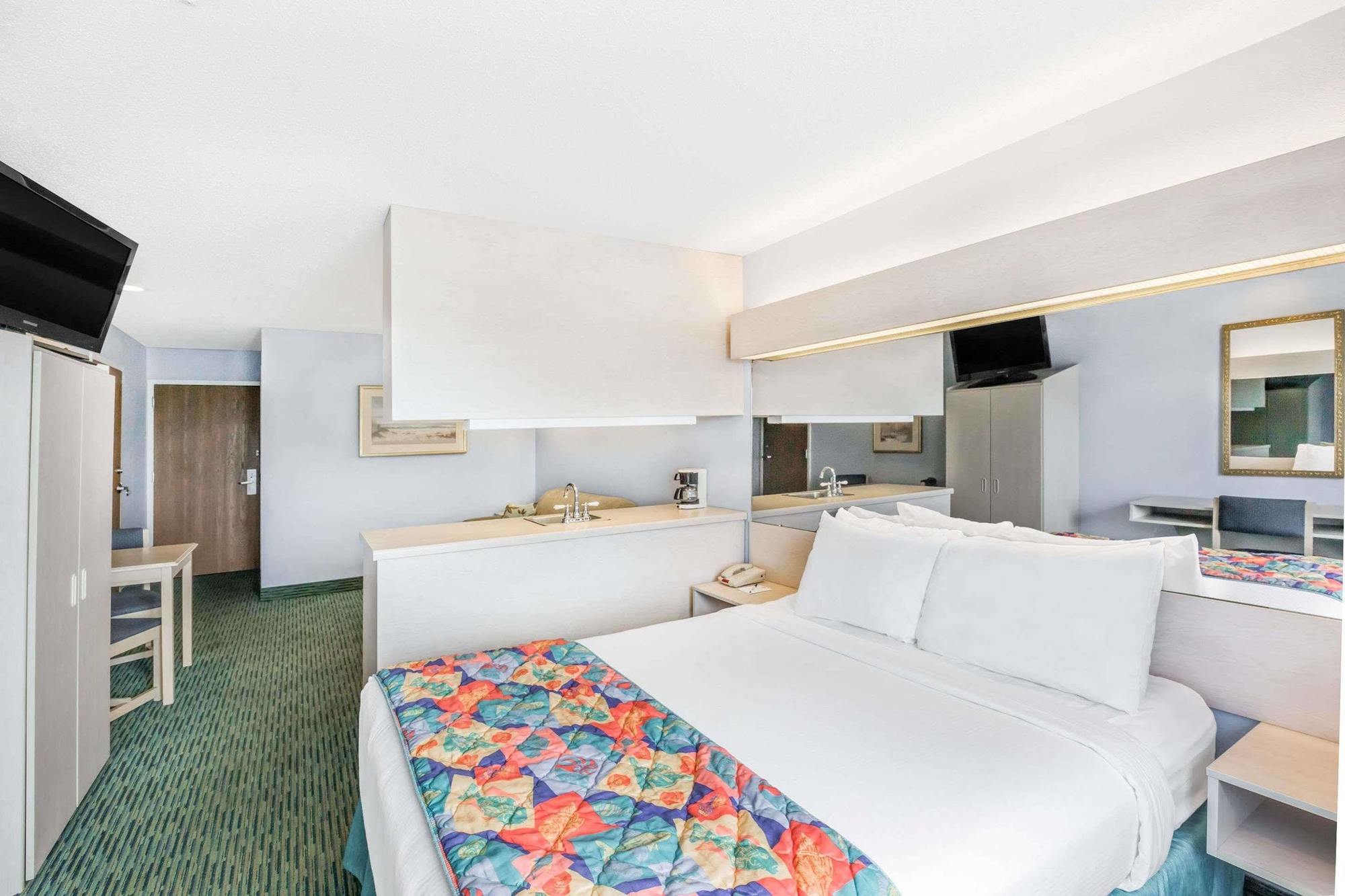 Microtel Inn & Suites By Wyndham Carolina Beach Exterior foto